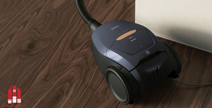 جاروبرقی آاگ VX82-1-5DB