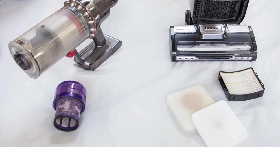 چگونه جارو شارژی را تمیز کنیم؟تخلیه و شستوشوی مخزن زباله